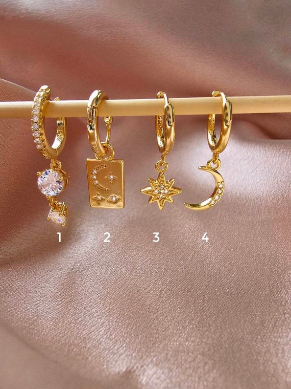 SQUARE STAR CHARM W/CRYSTAL GOLD SQUARE STAR CHARM W/CRYSTAL GOLD
