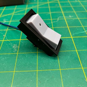 Interruptor basculante grande de Star Wars con LED de su elección