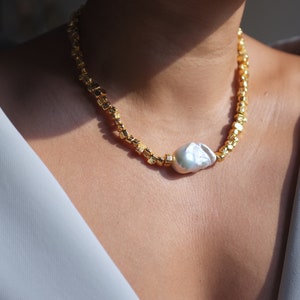 handgemaakte 18k vergulde natuursteen met zoet water barokke parelketting, minimale, aangepaste sieraden.