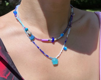 pierres précieuses étoile bleue avec perles de verre faites à la main collier superposé, chat bleu et violet et hibou perlé, pierres naturelles bijoux unisexes.