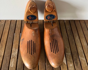 Vintage Hartt wooden shoe forms, men’s size 11