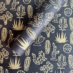 Hoja de papel Lokta - Cactus dorado sobre negro / Papel decorativo / Collage / Diario basura / Serigrafía / Papel sin árboles / Papel hecho a mano