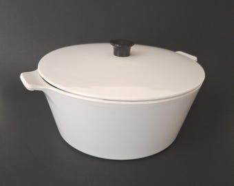 Vintage Corning Ware French White Dutch Oven/ Matching Lid- Black Knob