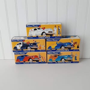 Vintage 2000 Deluxe Plastic 1:43 Scale Cars/TV Truck/ Ambulance/ Convertible/ Police Car--CHOICE