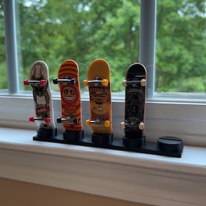 Fingerboard Mini Skateboard Stand Vertical Updated Design 3D Printed High Quality Rack Case Organizer