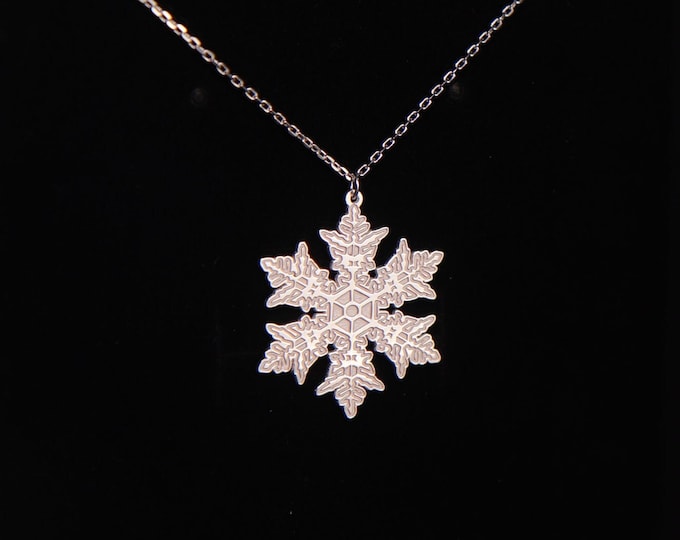 Snow Flake Necklace Silver Snow Flake Pendant Symbol of uniqueness Best Gift for a unique person Gift for Her Pure Snow Necklace for Her
