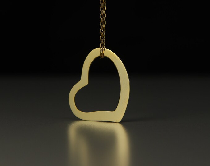 Handmade Dainty Heart Pendant Necklace A Token of Love Special gift for your Mom Express your love with your heart custom gift idea for mom