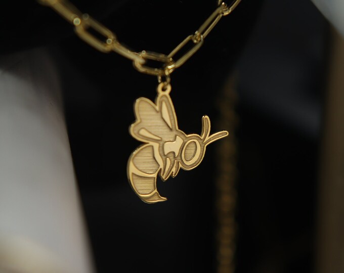 Bumble Bee Bracelet with Silver Paperclip Chain the Symbol of Strength and Hope Pendant for friendship and Selflessness Best Golden Bee Gift