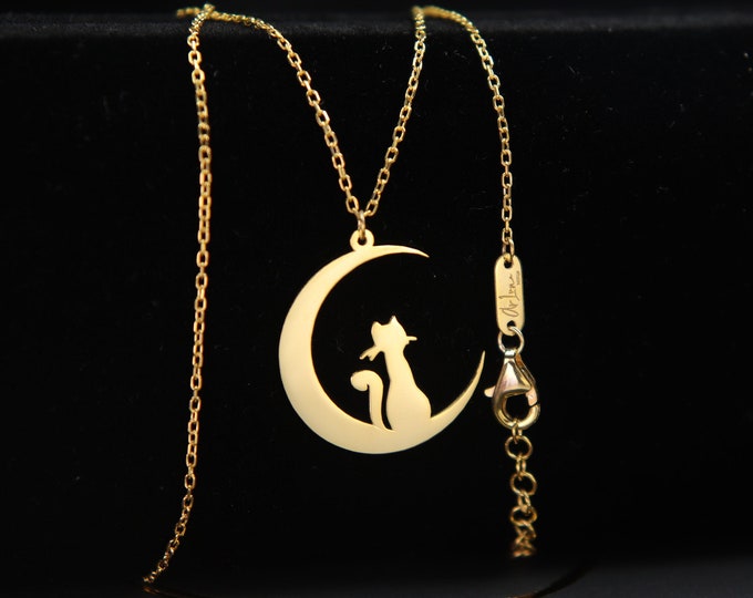 Cat on the Crescent Moon Necklace for Her Best Cat Person gift Customized Moon Pendant Personalized Jewelry for Her Name Engraved onto Moon