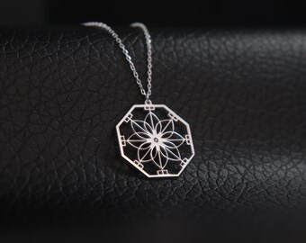 Silver Octagon Flower Necklace: Geometric Floral Pendant