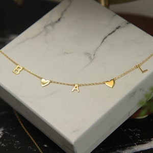 Collar inicial, mejor regalo del día de la madre Collar de letras Collar de letras personalizado con símbolos Regalos de esposa Regalo de cumpleaños Regalo de Navidad para mamá