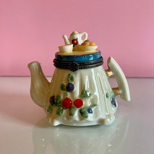 Pudełko na drobiazgi z czajniczka i babeczek; Pudełko na drobiazgi z herbatą; Pudełko na drobiazgi w stylu vintage; Porcelanowe pudełko na drobiazgi z zawiasami