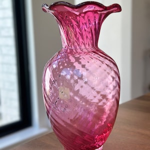 Ribbed Twisted Cranberry Glass Vase with Ruffle Edge - Tall