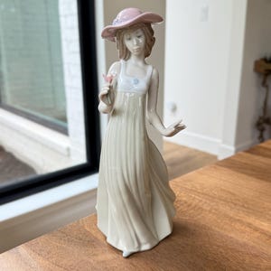 Nao Lladro Gentle Breeze Lady with Flowers Figurine; Lladro Figurine