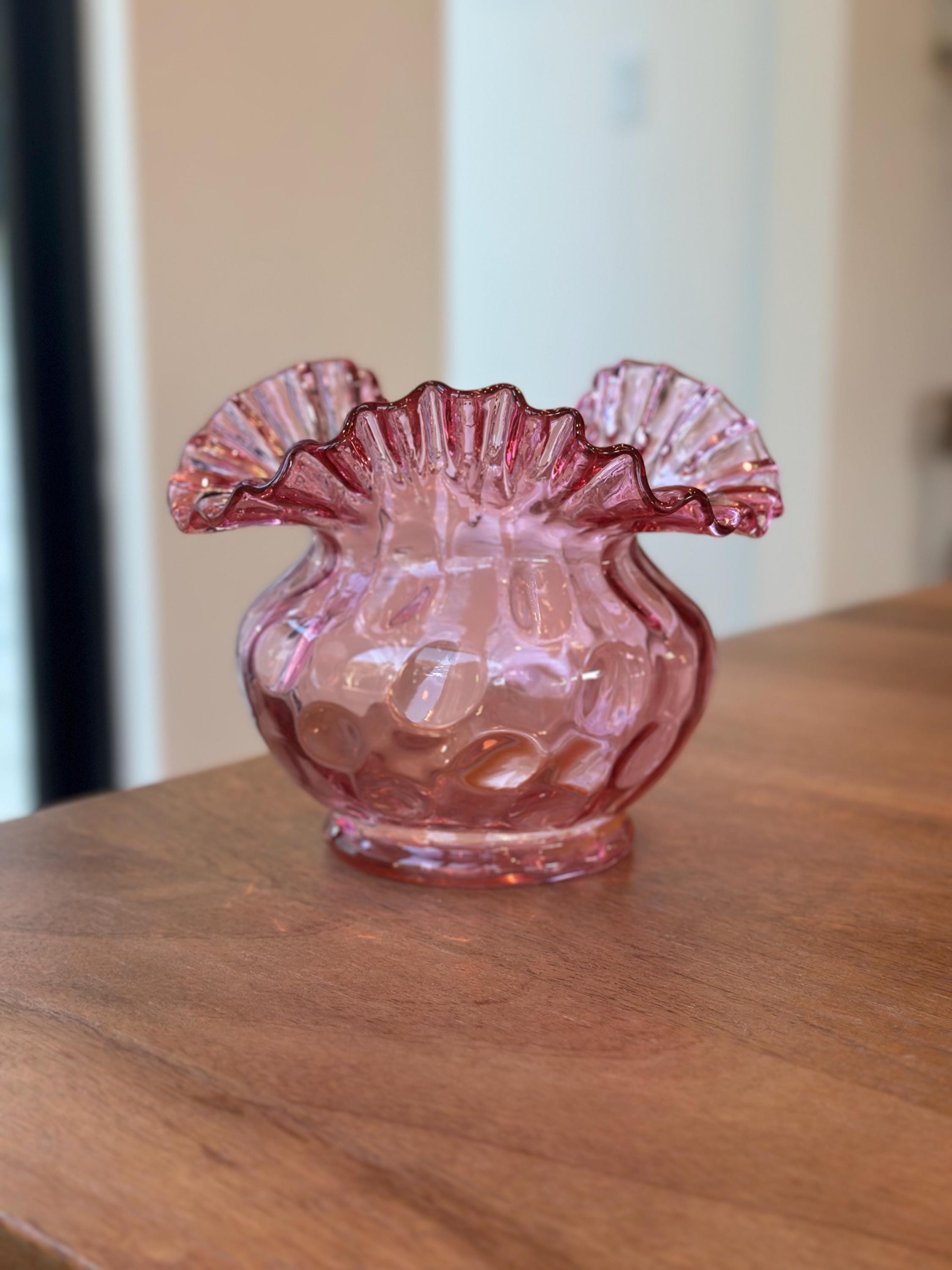 値下げしました！フェントン　ドット　クランベリーフリルガラス花瓶 ヴィンテージ フェントン 花瓶 コイン ドット クランベリー ガラス