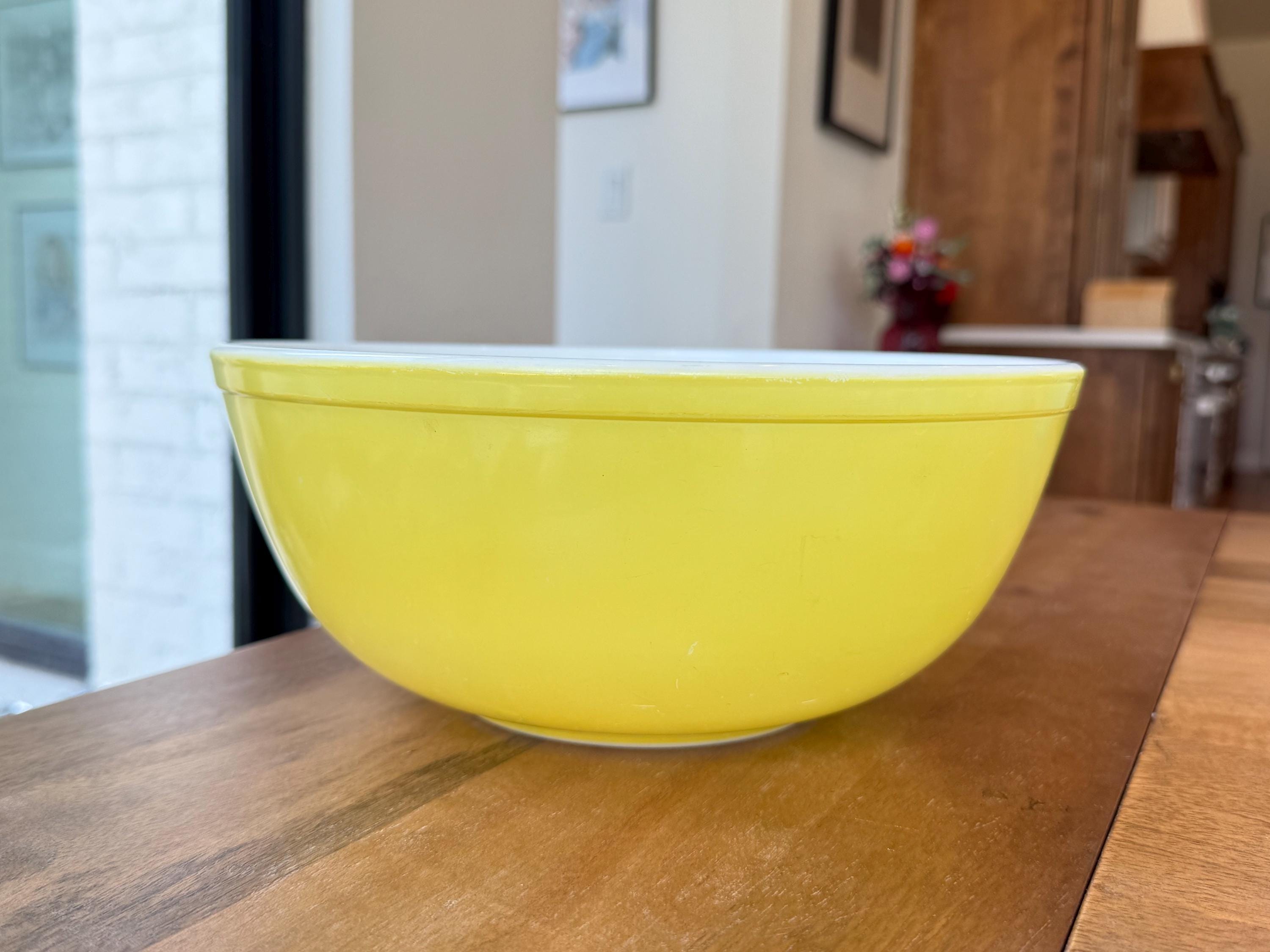 Vintage Yellow Pyrex Primary Bowl - Etsy