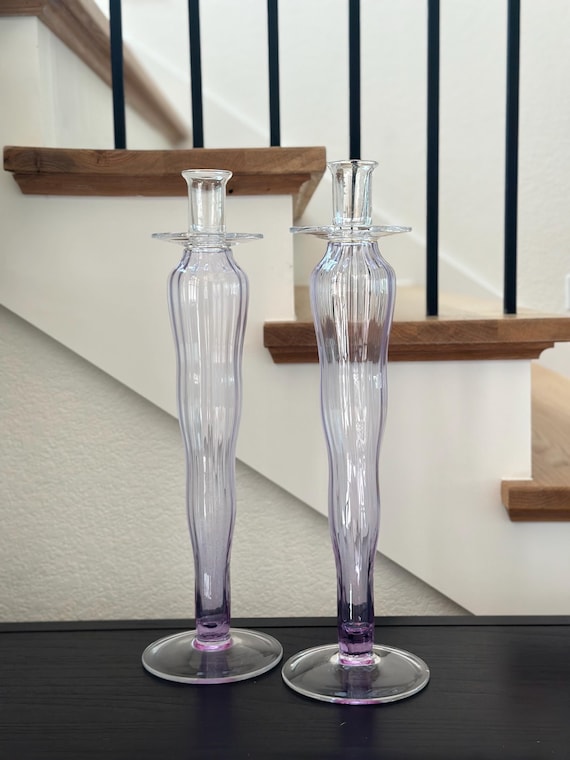 Italienisches Paar Kerzenhalter aus mundgeblasenem Glas 43 cm; Moderner Kerzenleuchter aus Glas