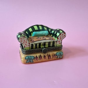 Green Couch Trinket Box; Friends Trinket Box; Vintage Trinket Box; Porcelain Hinged Trinket Box; Friends Couch Gift
