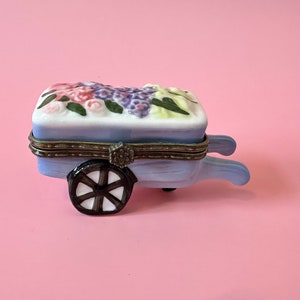Blumenwagen Schmuckschachtel; Blumen-Schmuckschatulle; Vintage Schmuckbox; Porzellan Schatulle mit Deckel