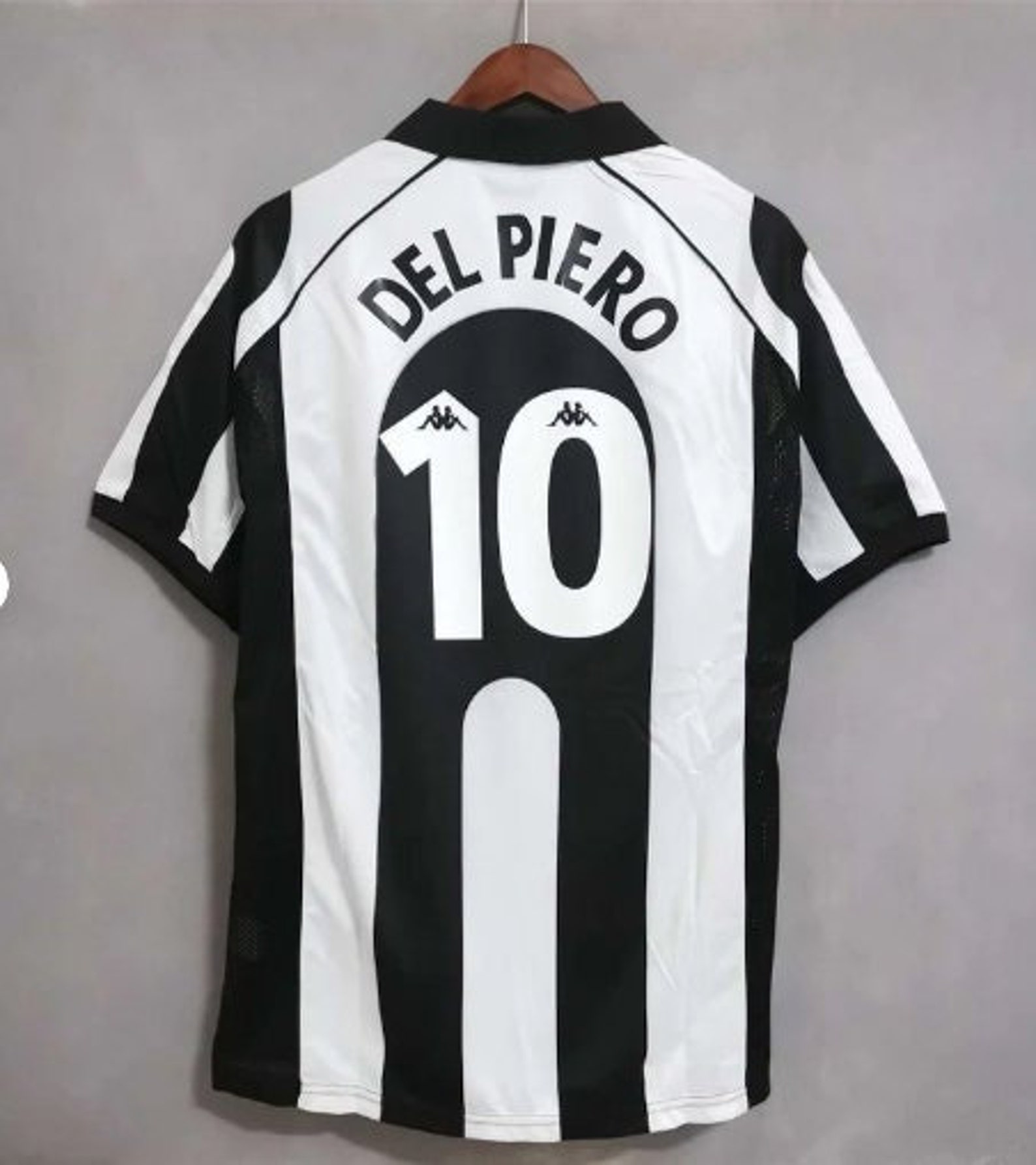 Maglia Juventus Centenario 1997-1998 – Rosa Iconico Con Del Piero 10 E Zidane 21 – Articolo Da Collezione (Nuovo Con Etichette)
