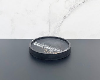 Handgemaakte ronde onderzetter Jesmonite: zwart-wit cementsnuisterijdoosje