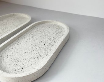 Vassoio portaoggetti in Jesmonite fatto a mano: arredamento minimalista per la casa