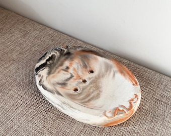 Handmade Jesmonite Soap Dish: Modern Bathroom Decor with Drainage