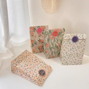 Set of four; flower paper gift bag; Fresh Floral Gift Bag; Wedding Favors Bag; Party Paper bag; Gift bag for candy and cookie