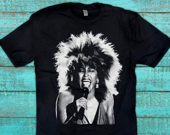 Tina Turner in Concert T-shirt - Etsy Tina Turner in Concert T-shirt - Etsy