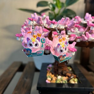 Mini aretes tipo monedero con forma de gato Shimmer and Shine