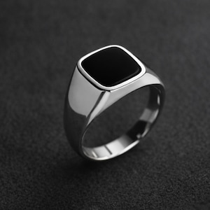 Kussen zwarte onyx ring in zilver of goud, natuurlijke edelsteenring voor echtgenoot, herenzegelring, sierlijke sieraden voor mannen, herencadeau voor vriend