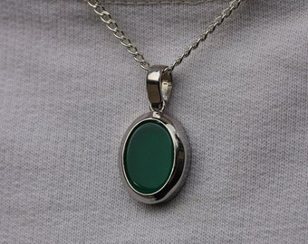 Oval Green Agate Pendant Necklace in Sterling Silver, Dainty Gold Necklace with Natural Gemstone, Classic Silver Necklace Men, Husband Gift