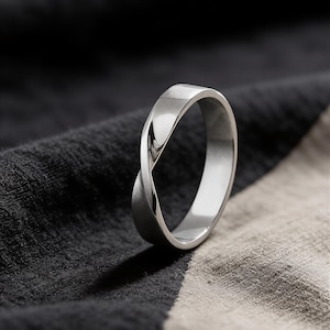Mobius Ring: Unique Infinity Band For Unisex - Silver and 14K Gold