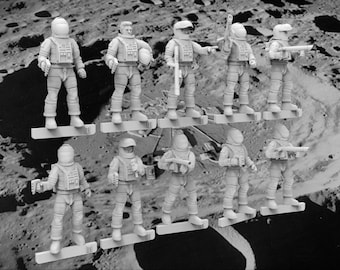 12 Space: 1999 Suit Crew (Set of 10 + 2 Randoms) - 28mm- BigMrTong