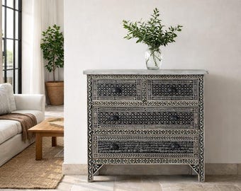 Cómoda Keshpur pintada a mano de 90 cm