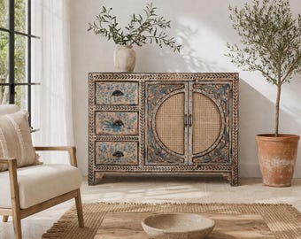 Aarav - Credenza in legno dipinta a mano con rattan 120 cm
