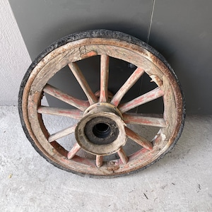Rustic Carriage Wheel Wall Decor | Antique Cart Wheel | Vintage Farmhouse Style