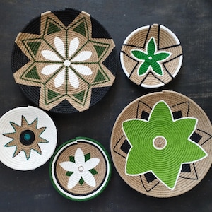 Hand Painted African Wall Basket Set: Boho Wicker Decor