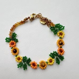 Sunflower Beaded Bracelet • Handmade Yellow Floral Jewellery • Gift for Her • Summer Accessory with Gold or Silver Clasp