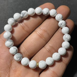 Howlite Gemstone Beaded Bracelet – Stretchable Healing Energy Crystals, Bracelet for New Beginnings, Clarity, Wisdom