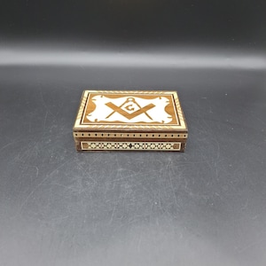 "Handgefertigtes Inlay aus Holz, Winkel & Kompass mit ""G"""