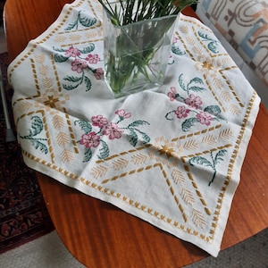 Swedish vintage Floral handmade table cloth
