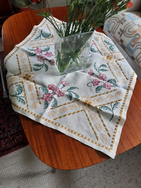 Swedish vintage Floral handmade table cloth