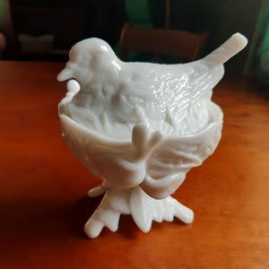 Westmoreland hen on nest milk glass basket