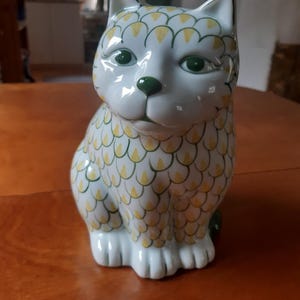Lovely porcelain cat figurine in Herend style