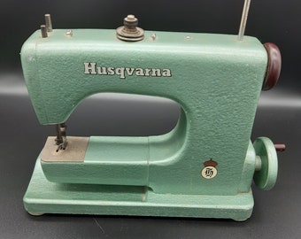 Small Swedish Husqvarna sewmachine