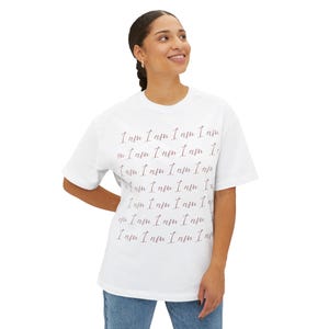 I am I am repeated script Tee | Boxy T-Shirt
