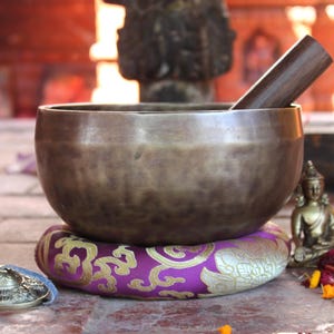7 inches Tibetan Om  Singing Bowls - Blessed Tibetan singing bowl- Singing bowl for Healing chakra, meditation and mindfulness