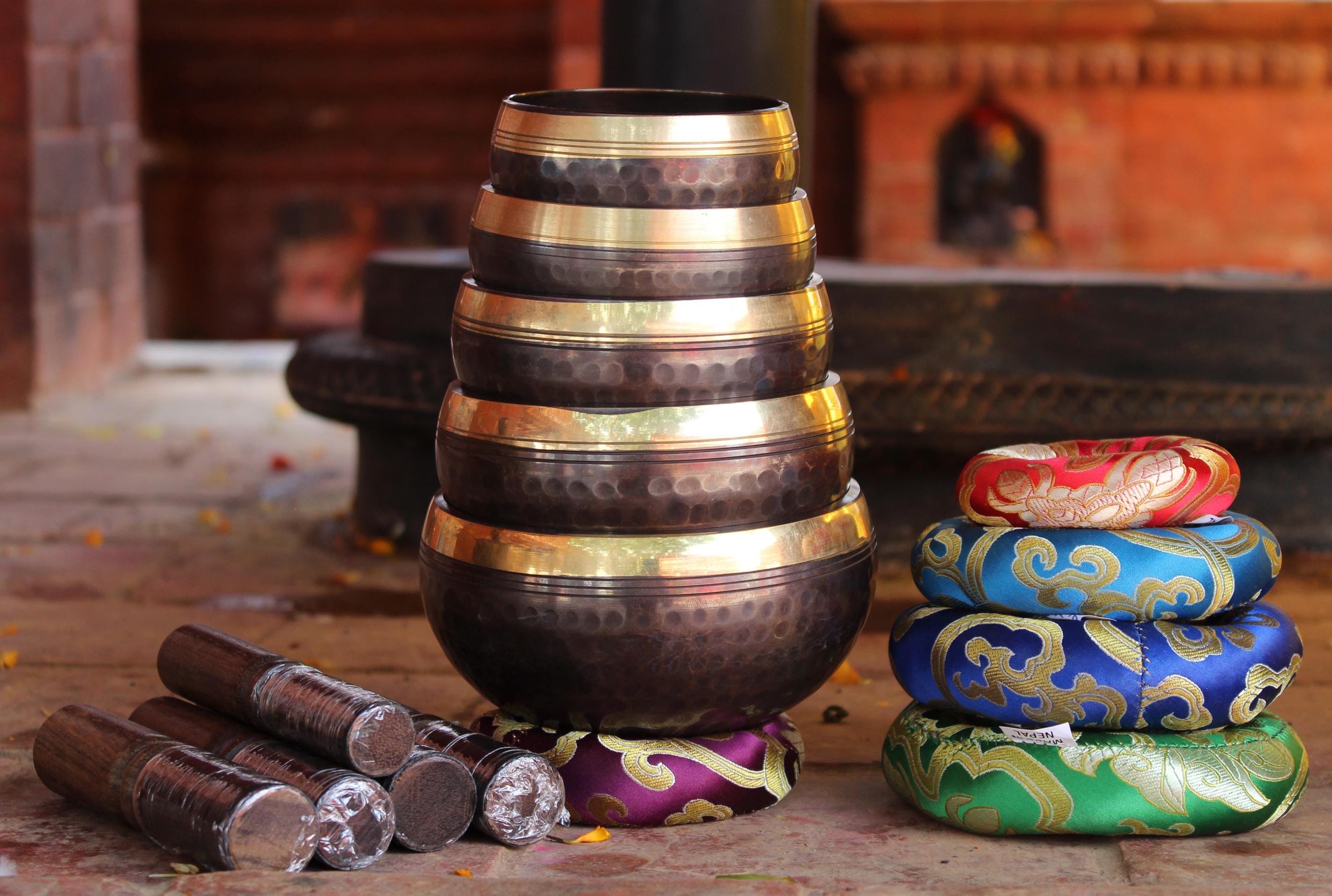 ハイクォリティー薄作りシンギングボウル３個セット　未使用品 3個セット】高音質シンプルシンギングボウルセット〔スティック1