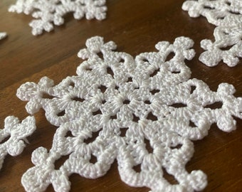Set gehaakte sneeuwvlokornament, wit katoenen kerstdecor